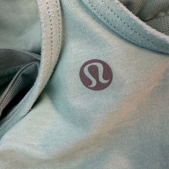 Lululemon Small Sleeveless Athleisure Yoga Top in Seafoam Green - Picture 2 of 6